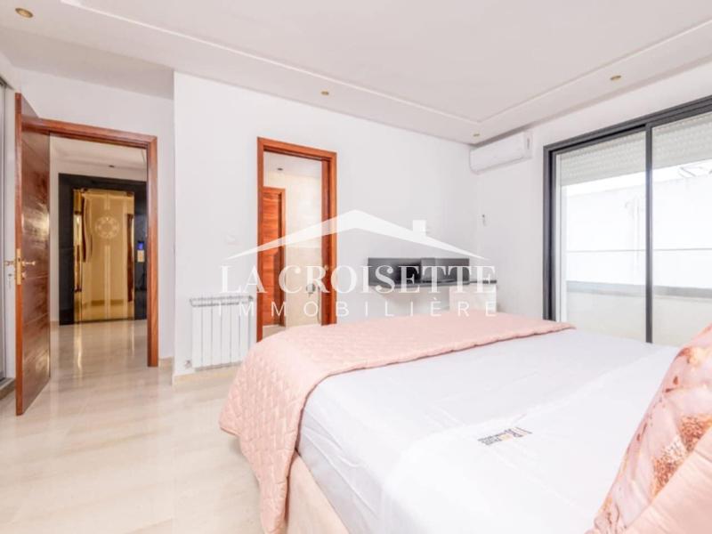 Villa S+5 avec piscine à Gammarth